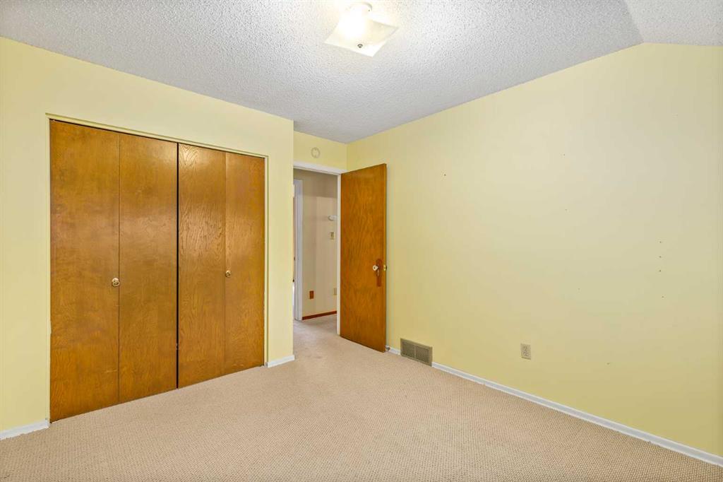 Picture for 135 Oakfern Way SW https://www.cirrealty.ca/reb/creb/71/A2266571_26.jpg
