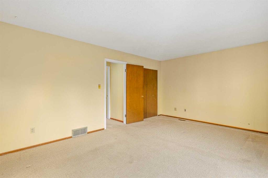 Picture for 135 Oakfern Way SW https://www.cirrealty.ca/reb/creb/71/A2266571_28.jpg