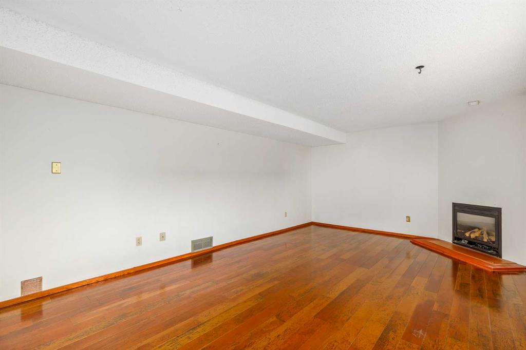 Picture for 135 Oakfern Way SW https://www.cirrealty.ca/reb/creb/71/A2266571_33.jpg