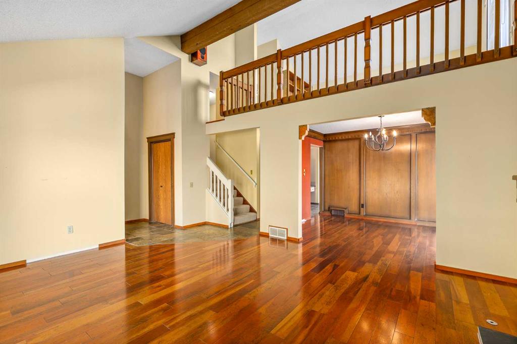 Picture for 135 Oakfern Way SW https://www.cirrealty.ca/reb/creb/71/A2266571_9.jpg
