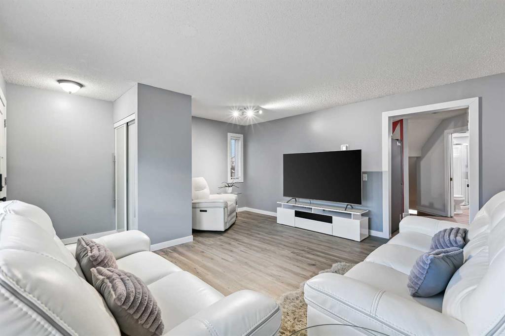 Picture for 30 River Rock Way SE