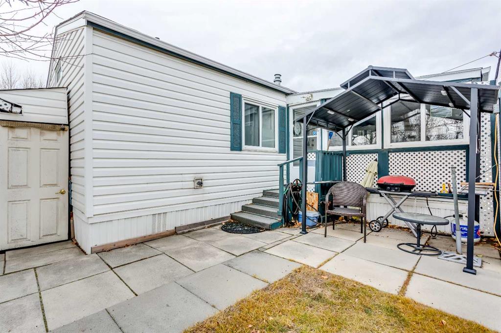 Picture for 224, 99 Arbour Lake Road NW