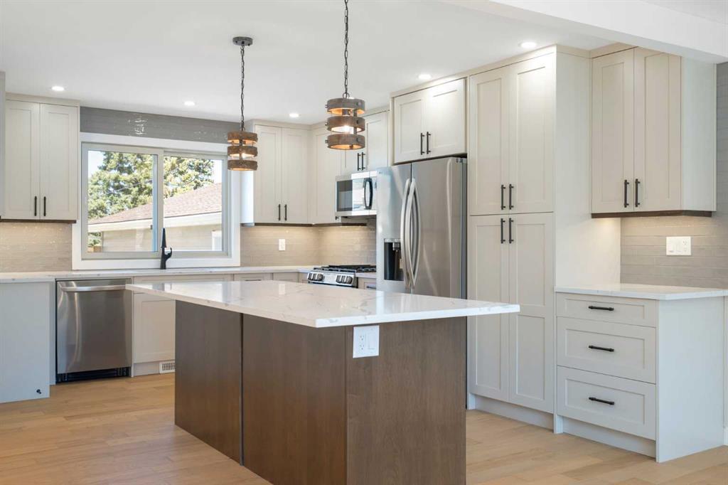 Picture for 924 Canna Crescent SW