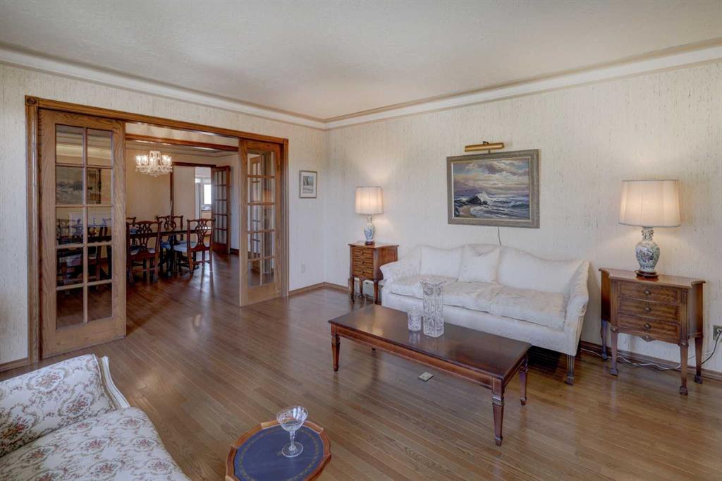 Picture for 76 Edgeland Road NW