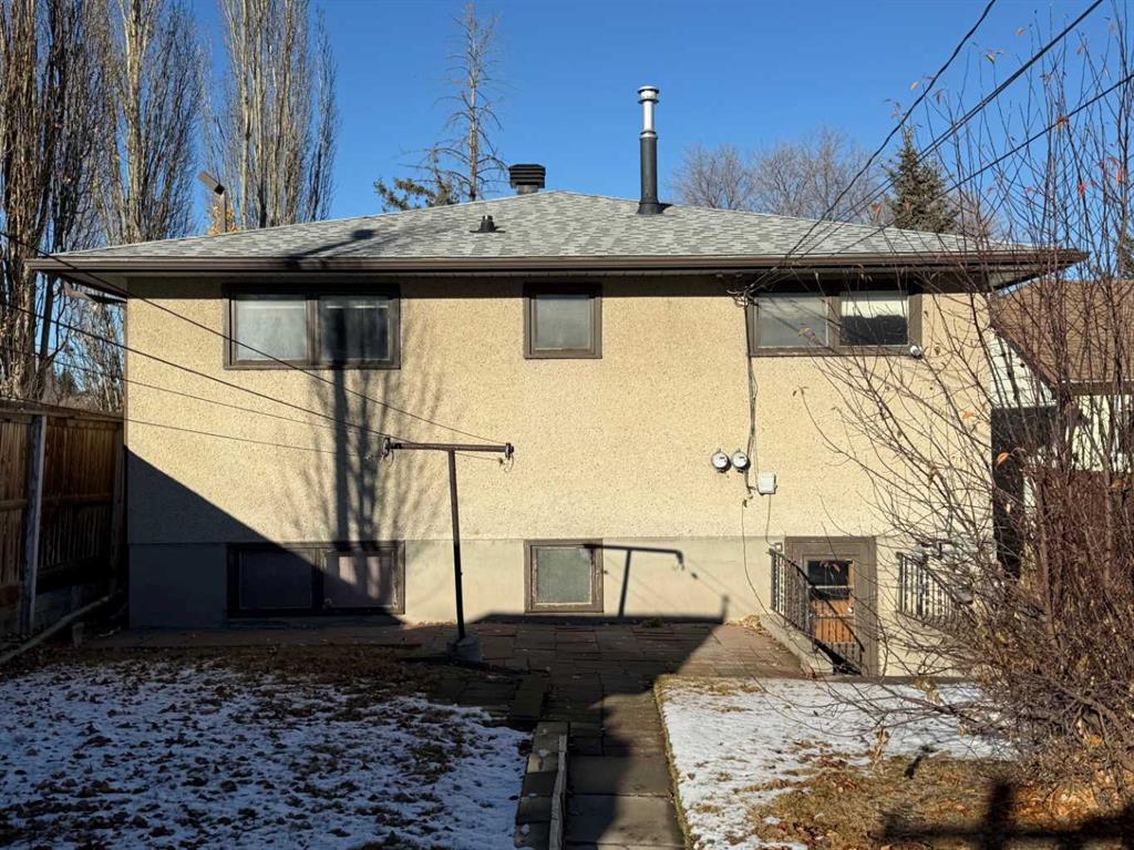 Picture for 111 27 Avenue NE