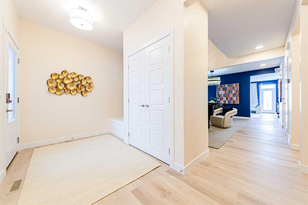 Picture for 691 Buffaloberry Manor SE