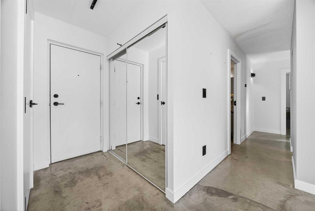 Picture for 203, 128 15 Avenue SW