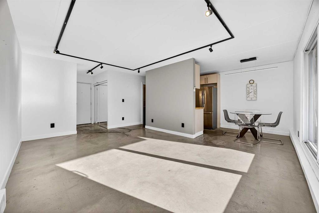 Picture for 203, 128 15 Avenue SW