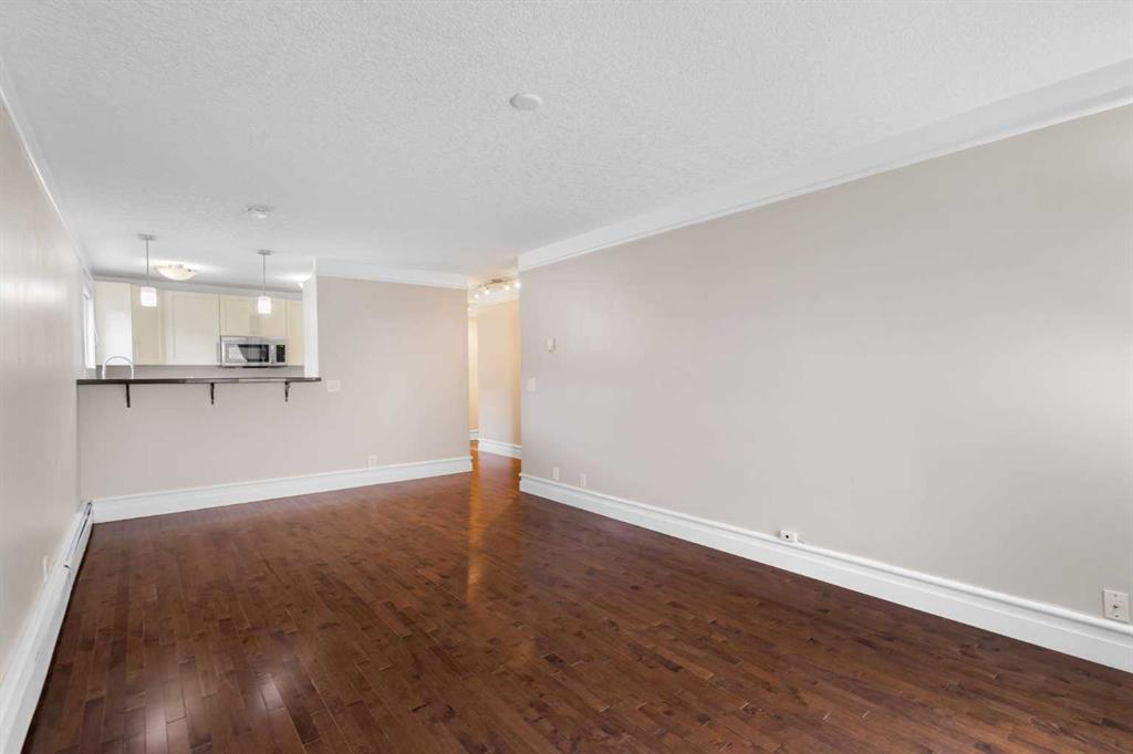 Picture for 203, 644 Meredith Road NE