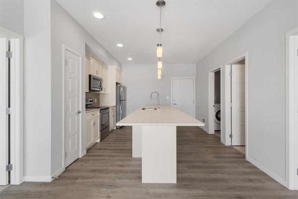 Picture for 305, 20 Seton Park SE