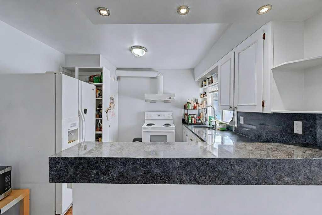 Picture for 904 38 Street SW