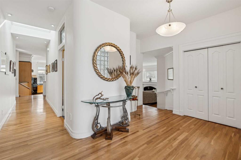 Picture for 509 15 Avenue NE