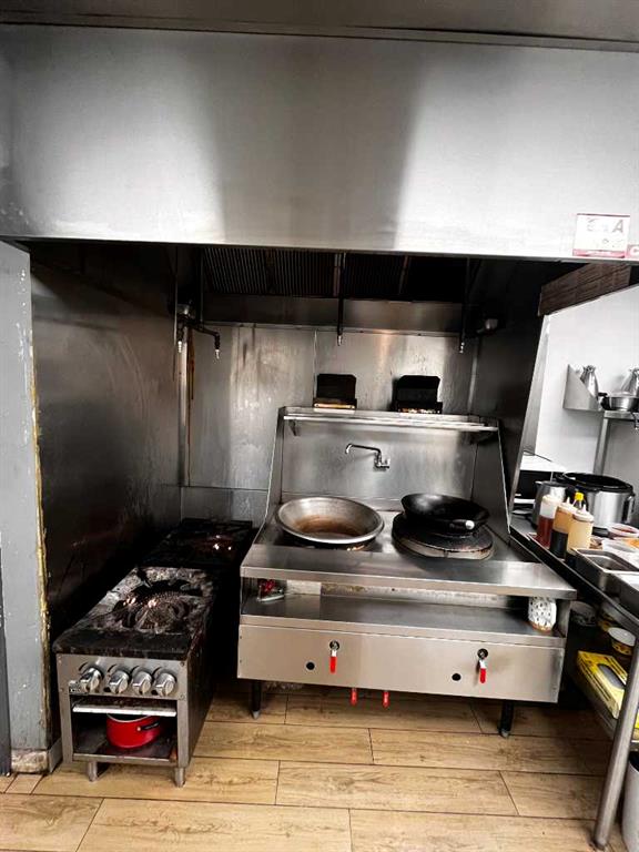 Picture for 683 10 Street SW