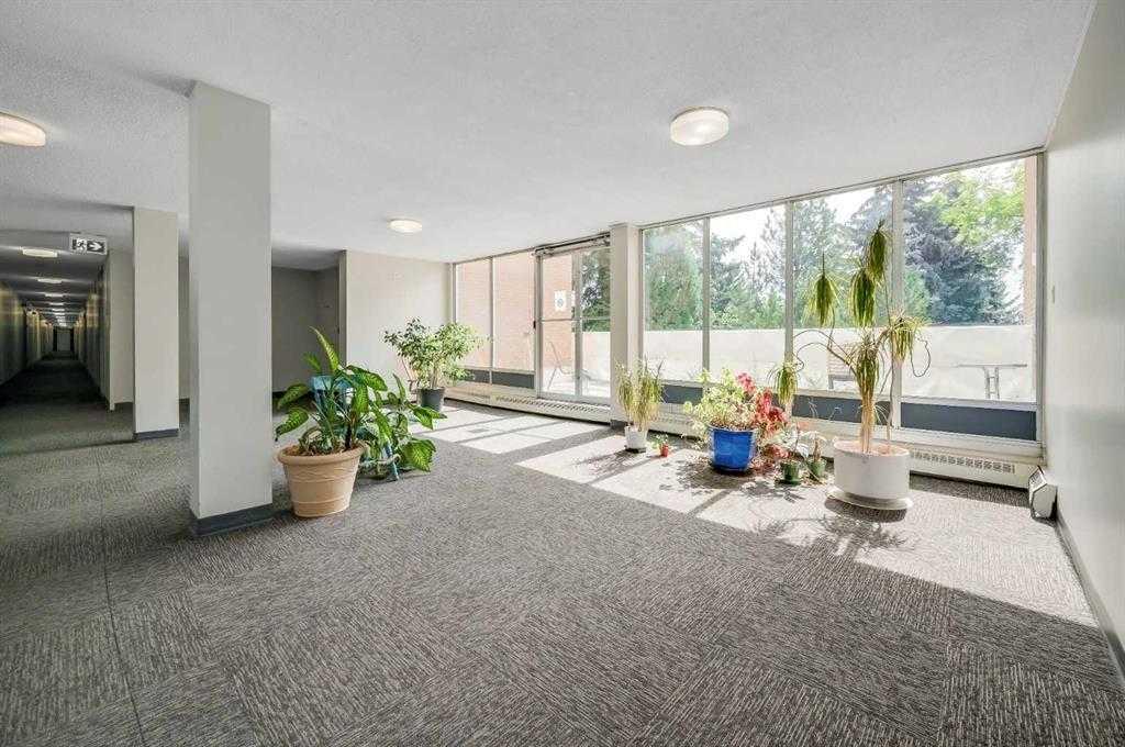 Picture for 367, 1620 8 Avenue NW