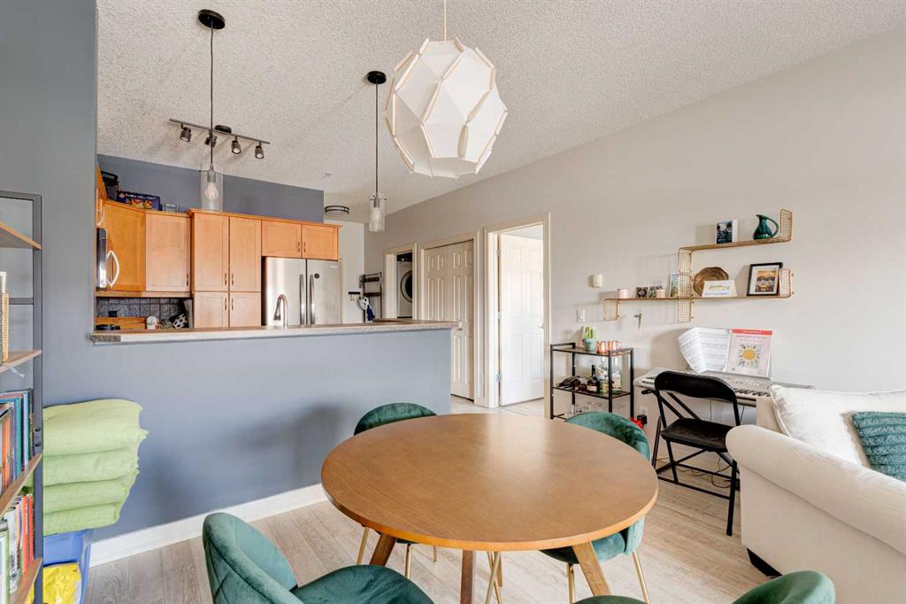 Picture for 307, 1408 17 Street SE
