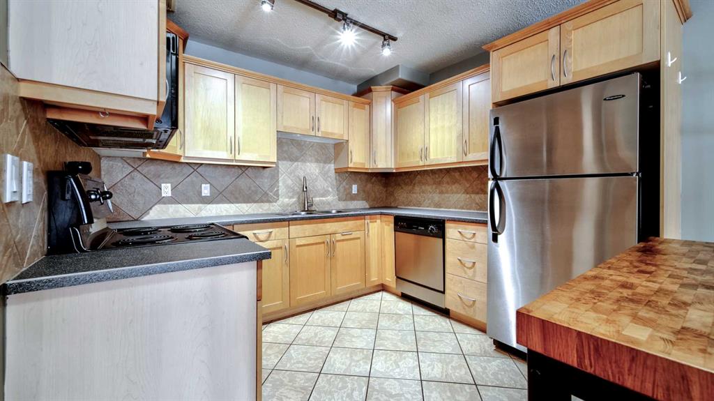 Picture for 22, 1813 25 Avenue SW