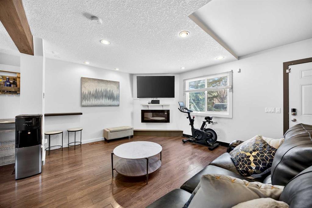 Picture for 173 Templehill Drive NE