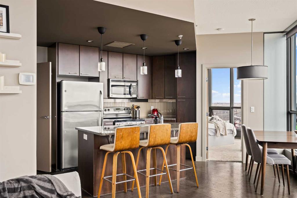 Picture for 2008, 220 12 Avenue SE