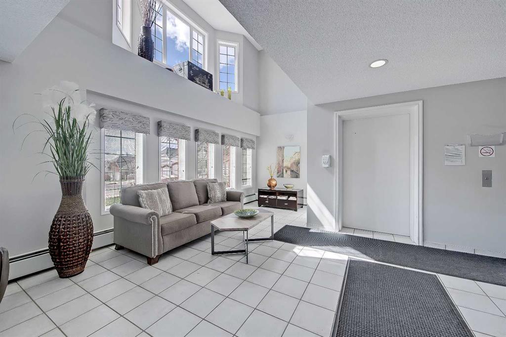 Picture for 2209, 2000 Sienna Park Green SW