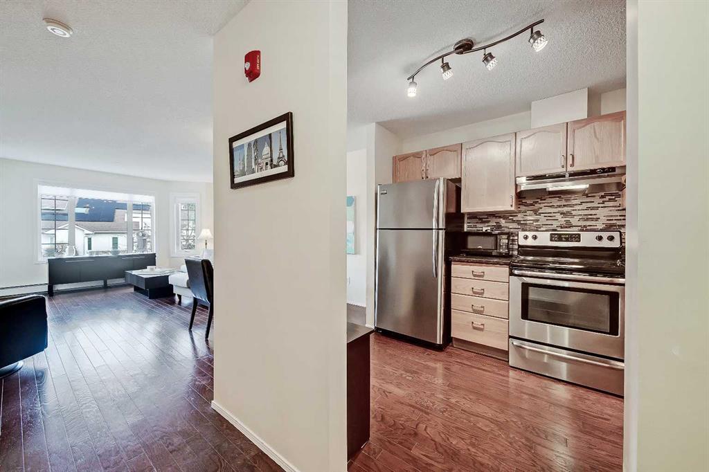 Picture for 2209, 2000 Sienna Park Green SW