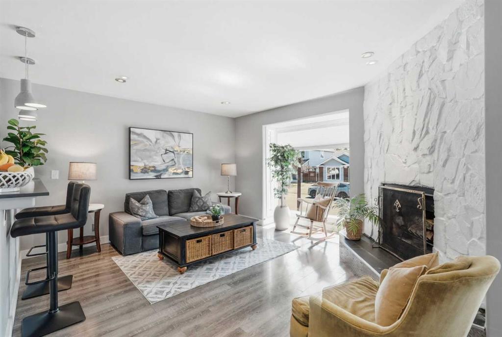 Picture for 72 Woodview Court SW