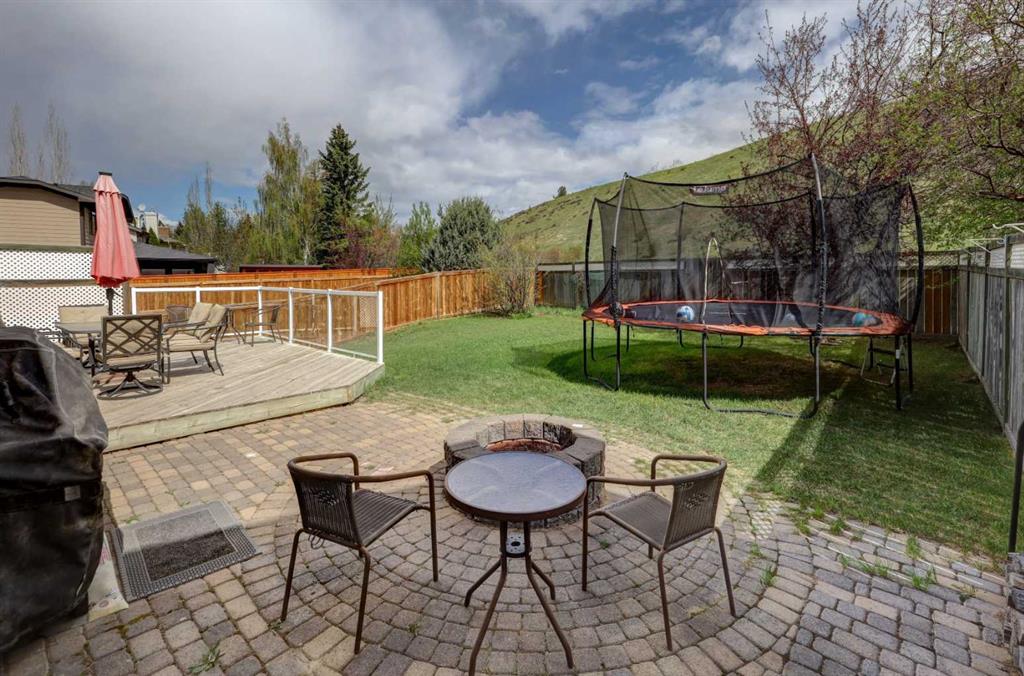 Picture for 36 Hawksley Crescent NW