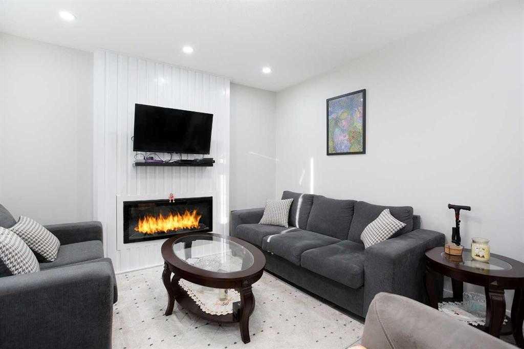 Picture for 119 Maranda Close NE