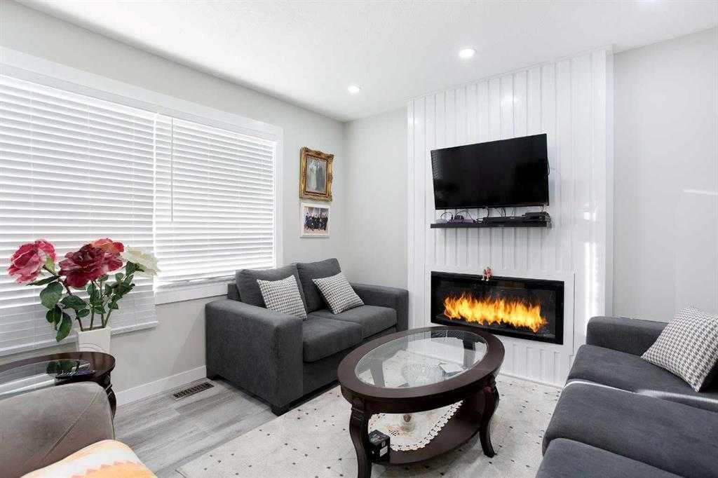 Picture for 119 Maranda Close NE