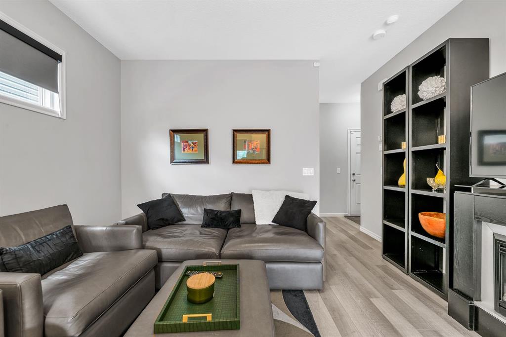 Picture for 72 Legacy Mews SE