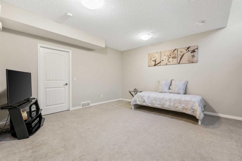 Picture for 143 Masters Link SE https://www.cirrealty.ca/reb/creb/72/A2265572_32.jpg