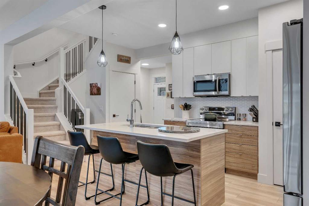 Picture for 941 Cobblemore Common SW