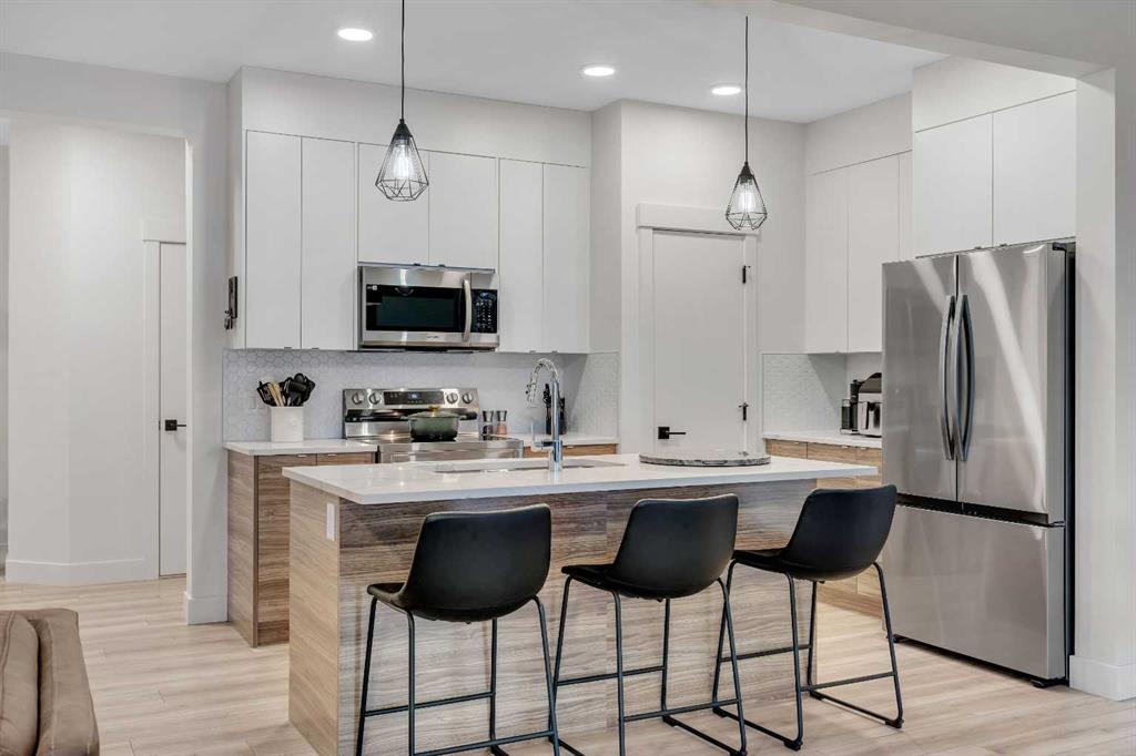 Picture for 941 Cobblemore Common SW https://www.cirrealty.ca/reb/creb/72/A2267472_8.jpg