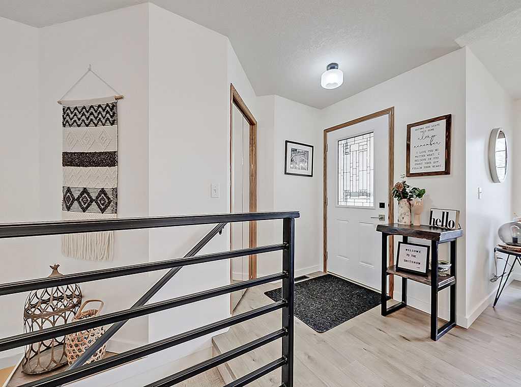 Picture for 1527 10 Avenue SE