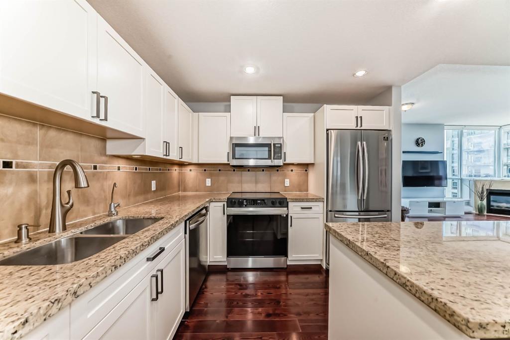 Picture for 1907, 77 Spruce Place SW