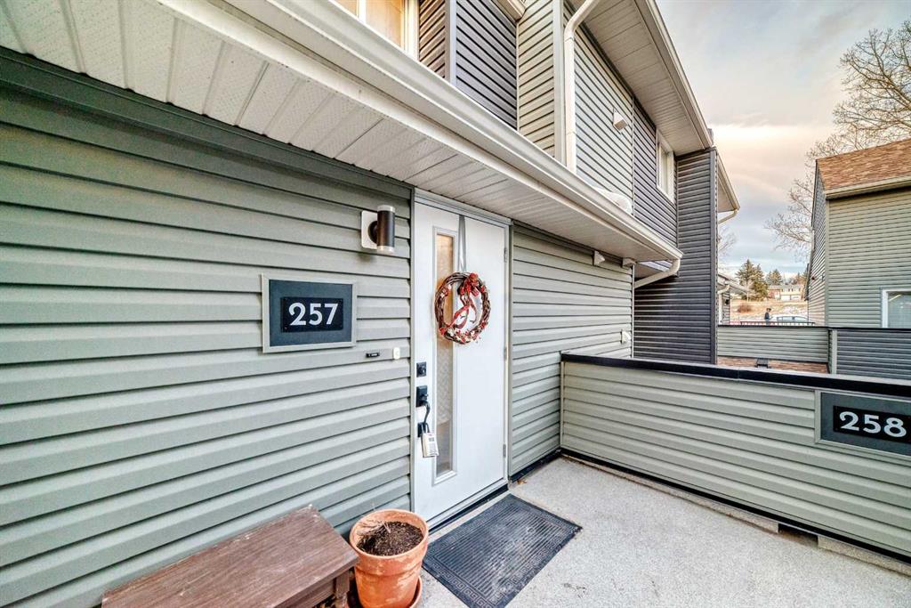 Picture for 257, 66 Glamis Green SW