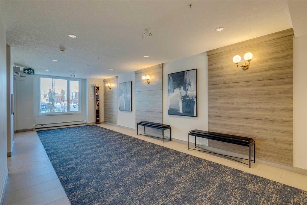 Picture for 208, 30 Shawnee Common SW