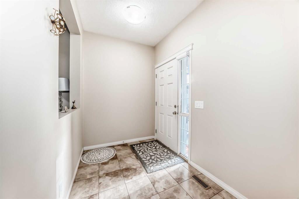 Picture for 71 Martha's Meadow Close NE