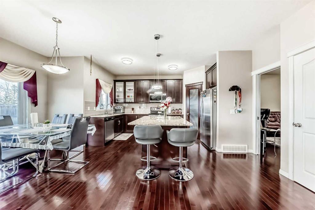 Picture for 71 Martha's Meadow Close NE