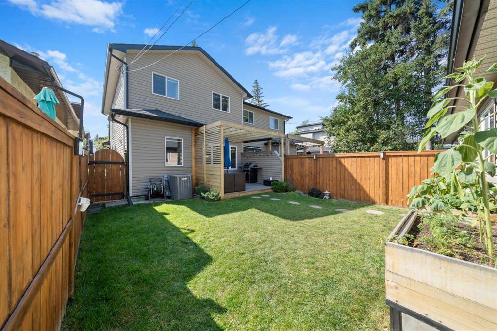 Picture for 406 22 Avenue NW