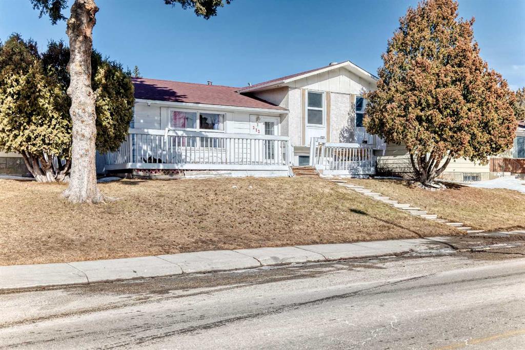 Picture for 212 78 Avenue NE