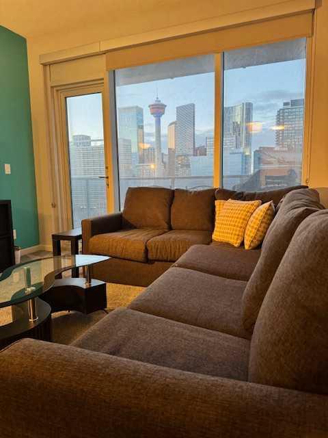 Picture for 1208, 1320 1 Street SE