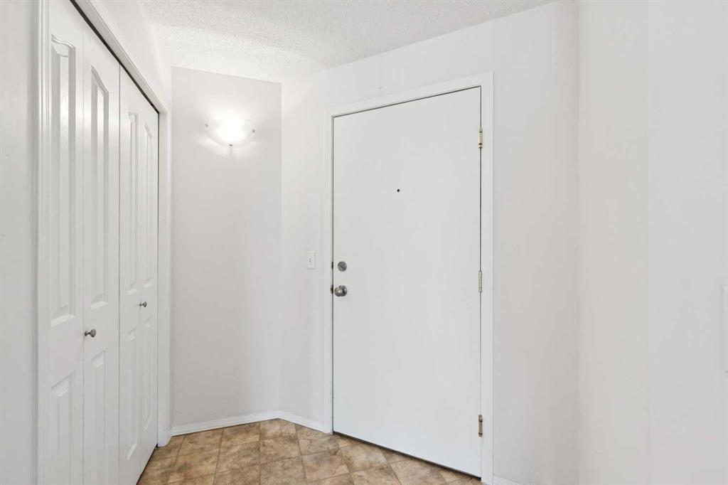 Picture for 1301, 604 8 Street SW