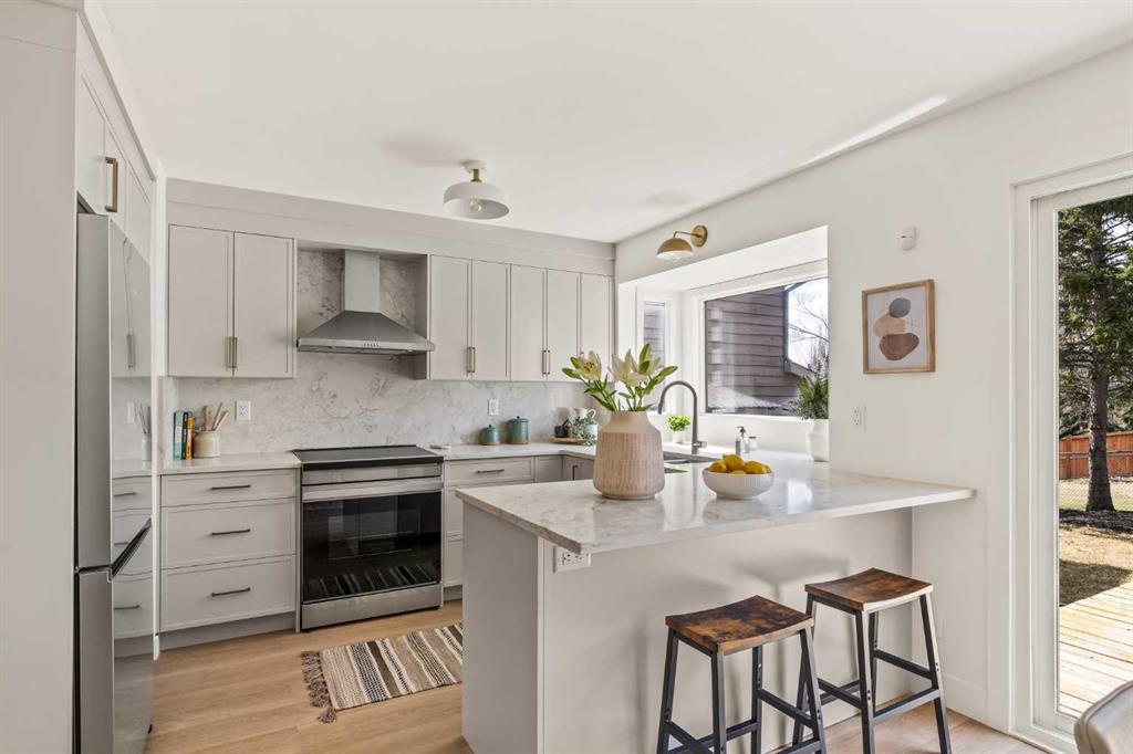 Picture for 11 Coach Manor Rise SW