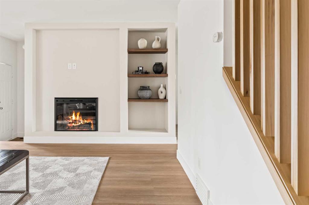 Picture for 11 Coach Manor Rise SW