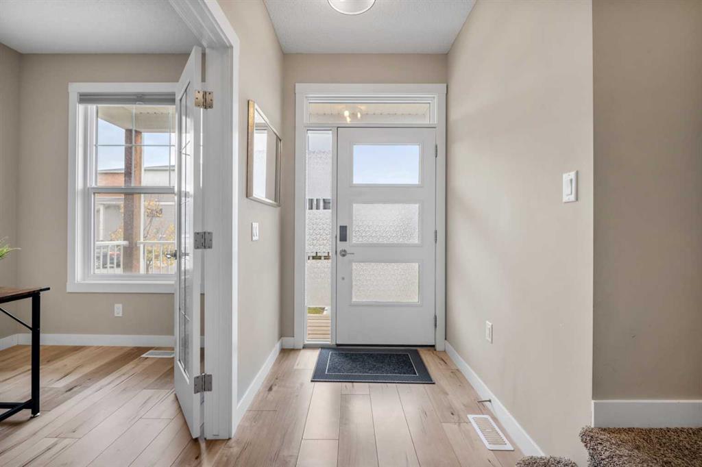 Picture for 166 Howse Common NE