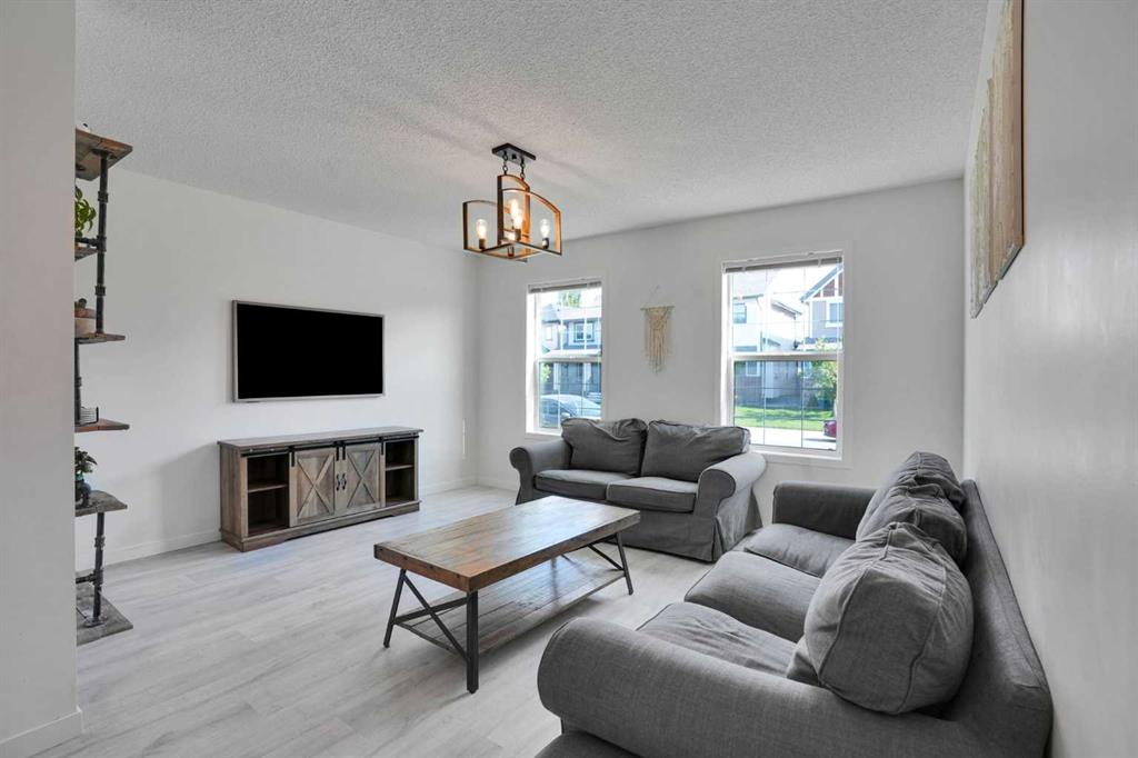 Picture for 209 Copperpond Parade SE