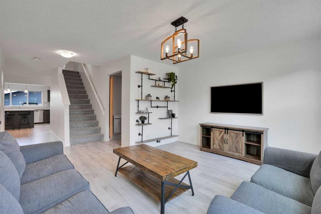 Picture for 209 Copperpond Parade SE