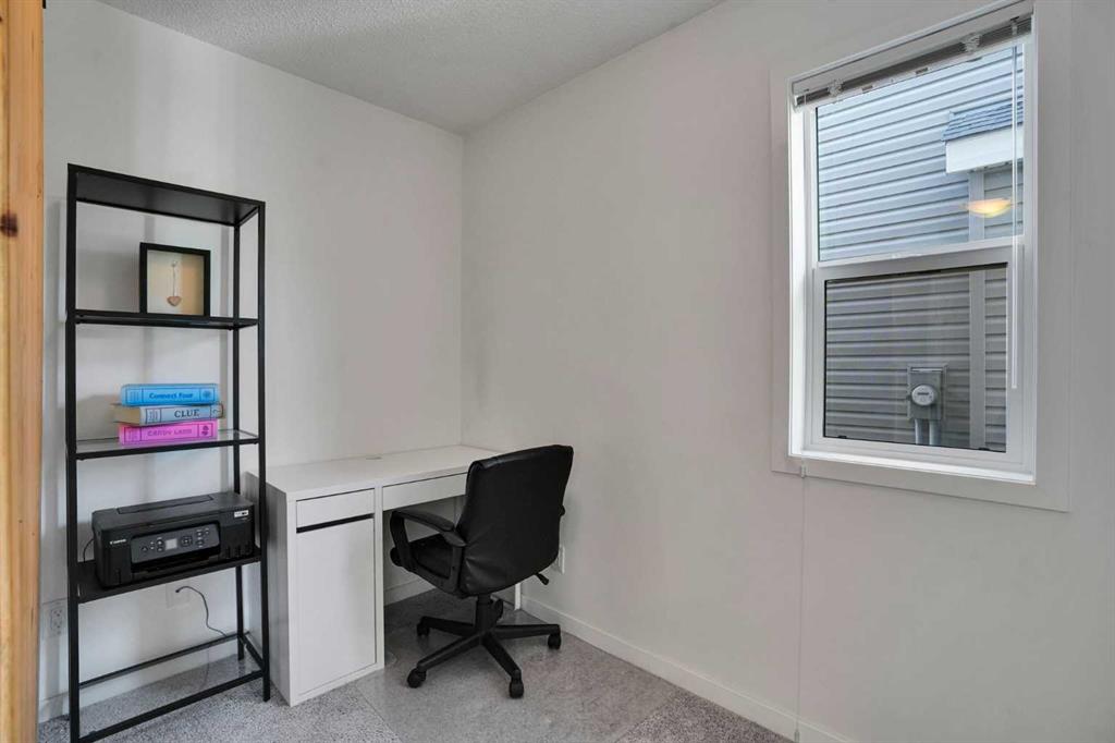 Picture for 209 Copperpond Parade SE