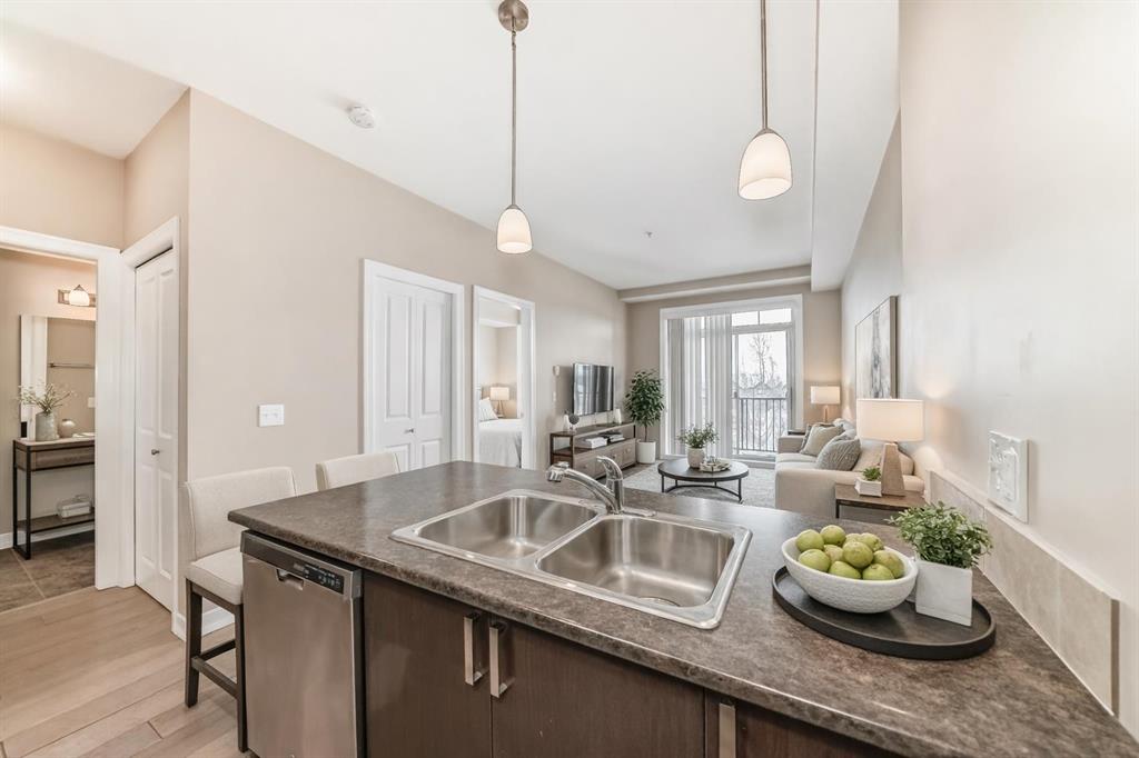 Picture for 311, 117 Copperpond Common SE