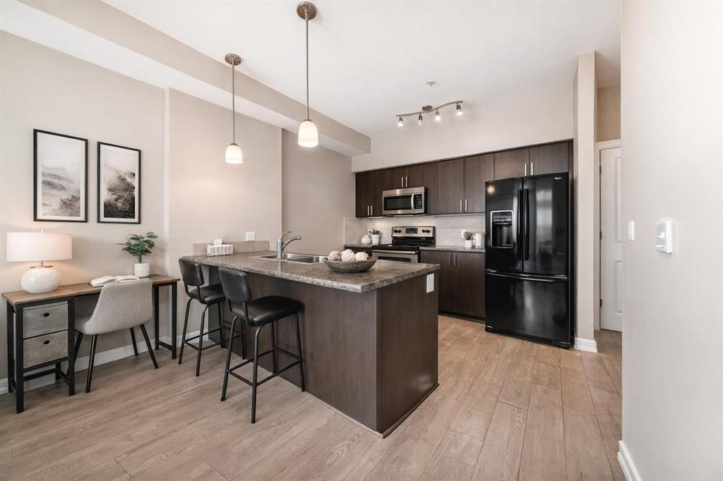Picture for 311, 117 Copperpond Common SE